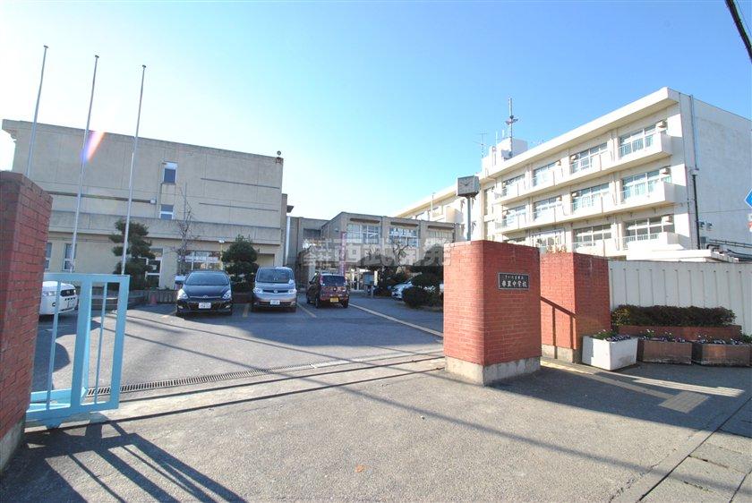 Junior high school. Harusato 1030m until junior high school