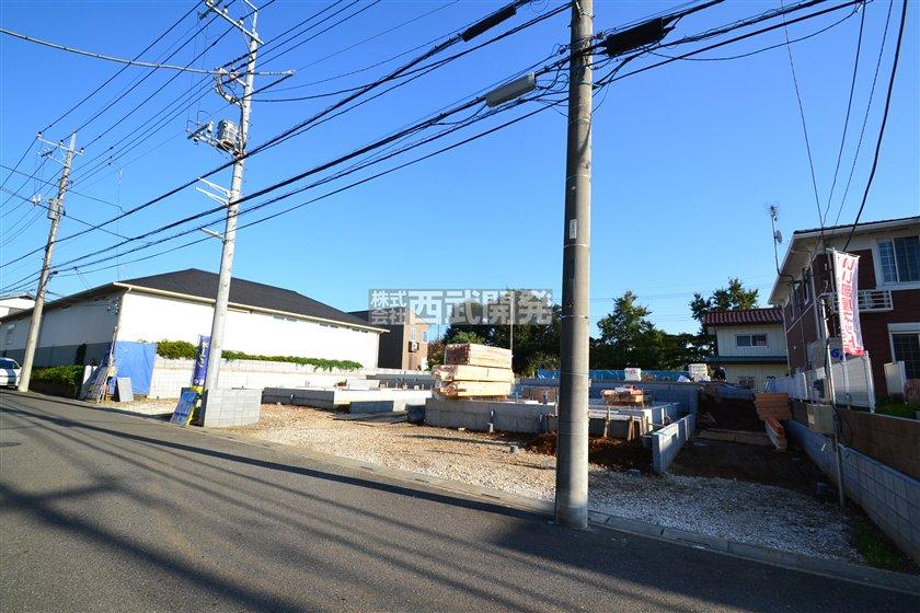 Local photos, including front road. Local (10 May 2013) Shooting