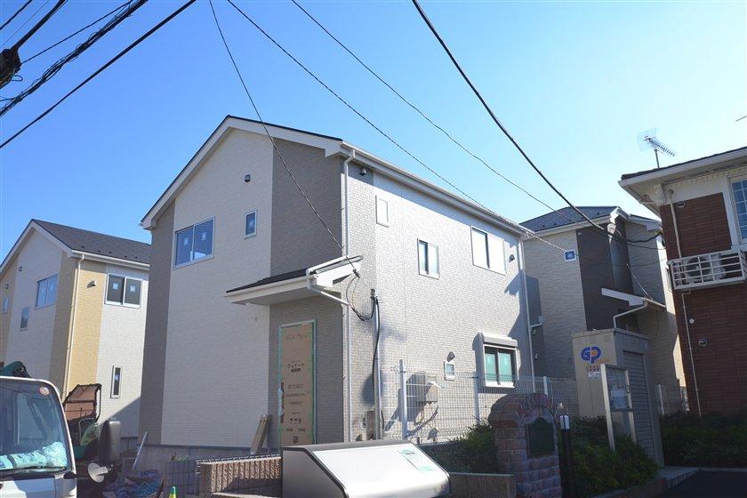 Local appearance photo. Building 2