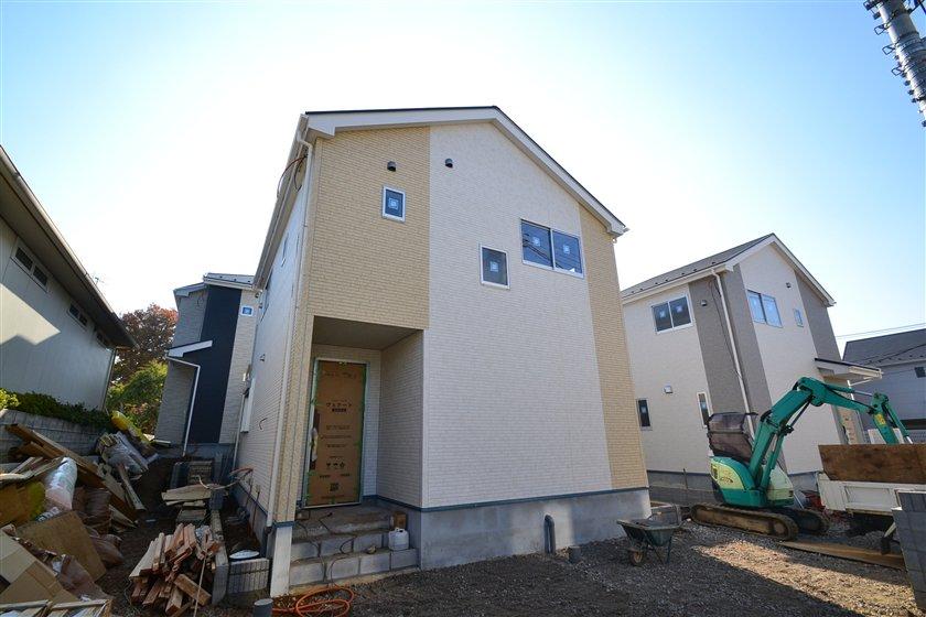 Local appearance photo. 4 Building