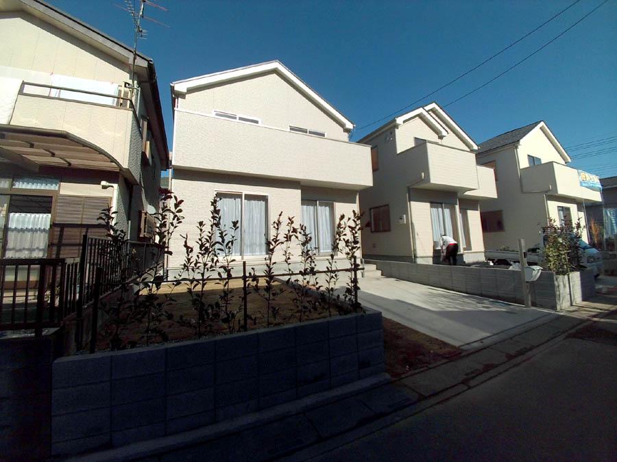 Local photos, including front road. Was building completed. Such as the actual image from per yang, We have to wait all the time so you can see directly.