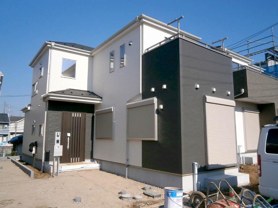 Local photos, including front road. Was building completed. Such as the actual image from per yang, We have to wait all the time so you can see directly. 