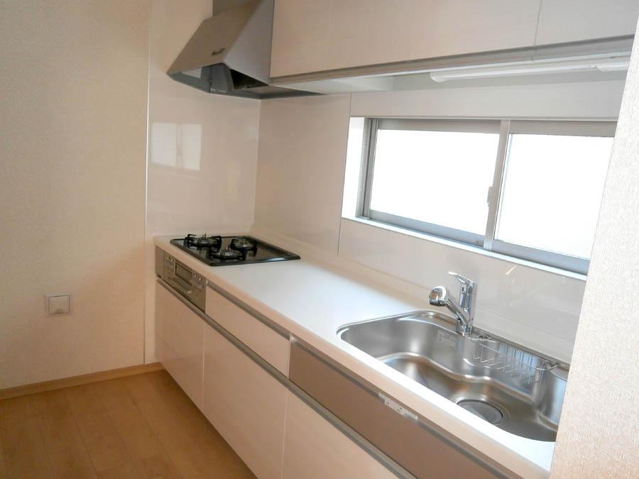 Kitchen. Was building completed. Such as the actual image from per yang, We have to wait all the time so you can see directly. 