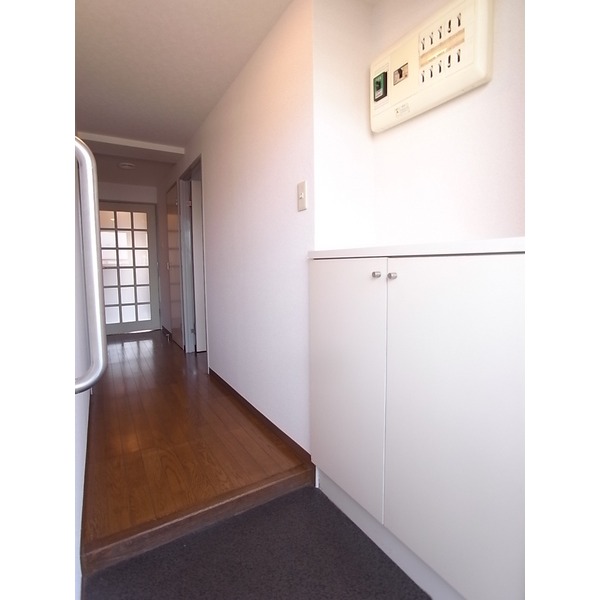 Entrance. It is a little entrance stepped