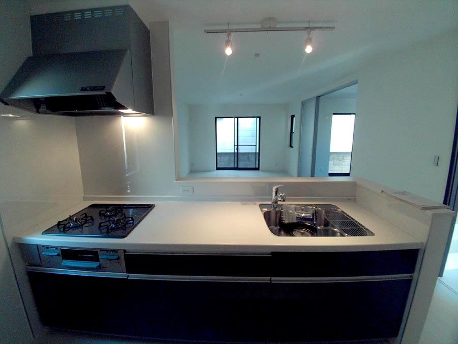 Kitchen. Was building completed. Such as the actual image from per yang, We have to wait all the time so you can see directly.