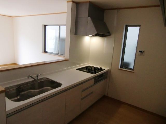 Kitchen. December 2013 shooting