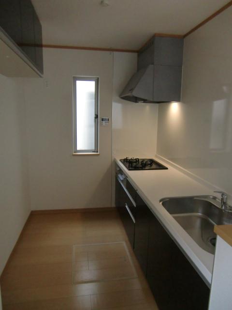 Kitchen. December 2013 shooting