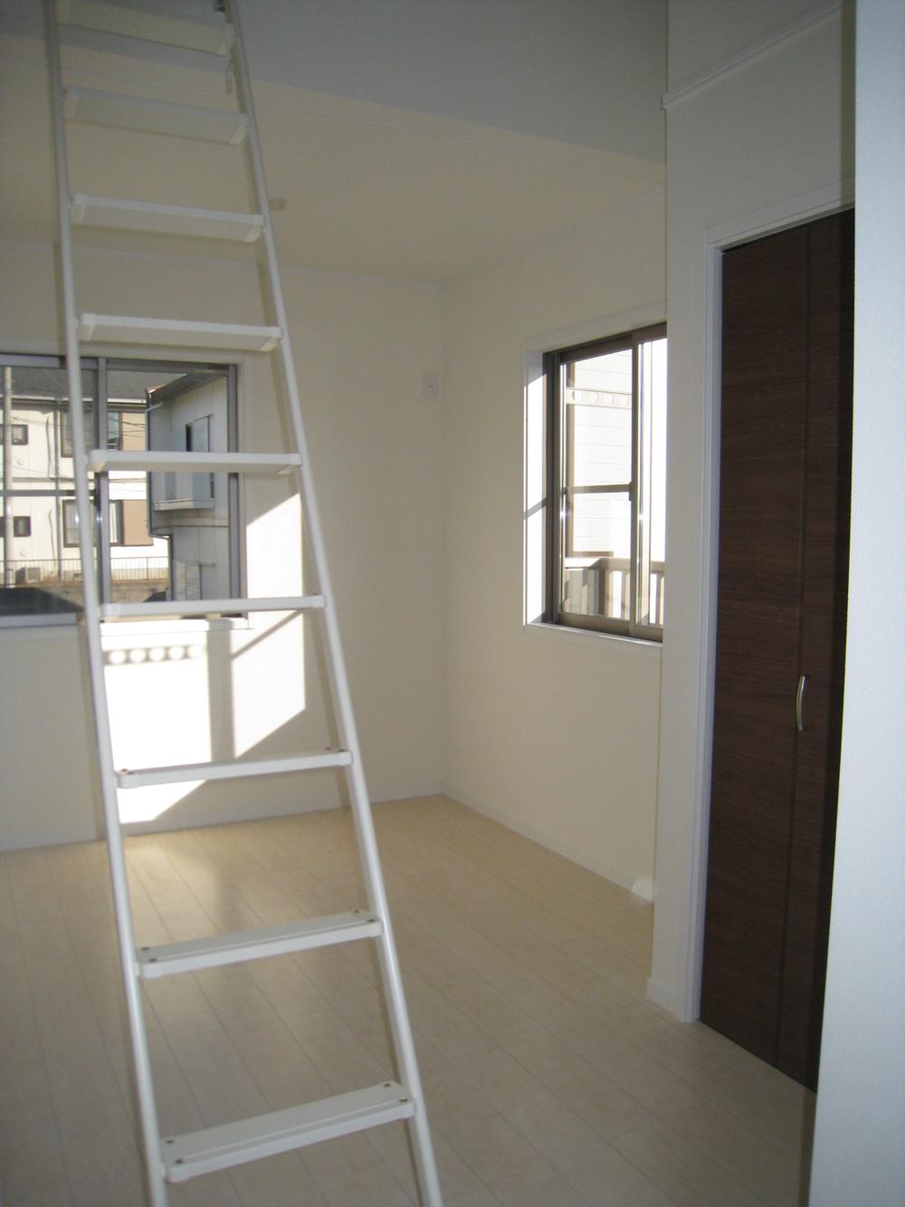 Non-living room. Local (12 May 2013) Shooting