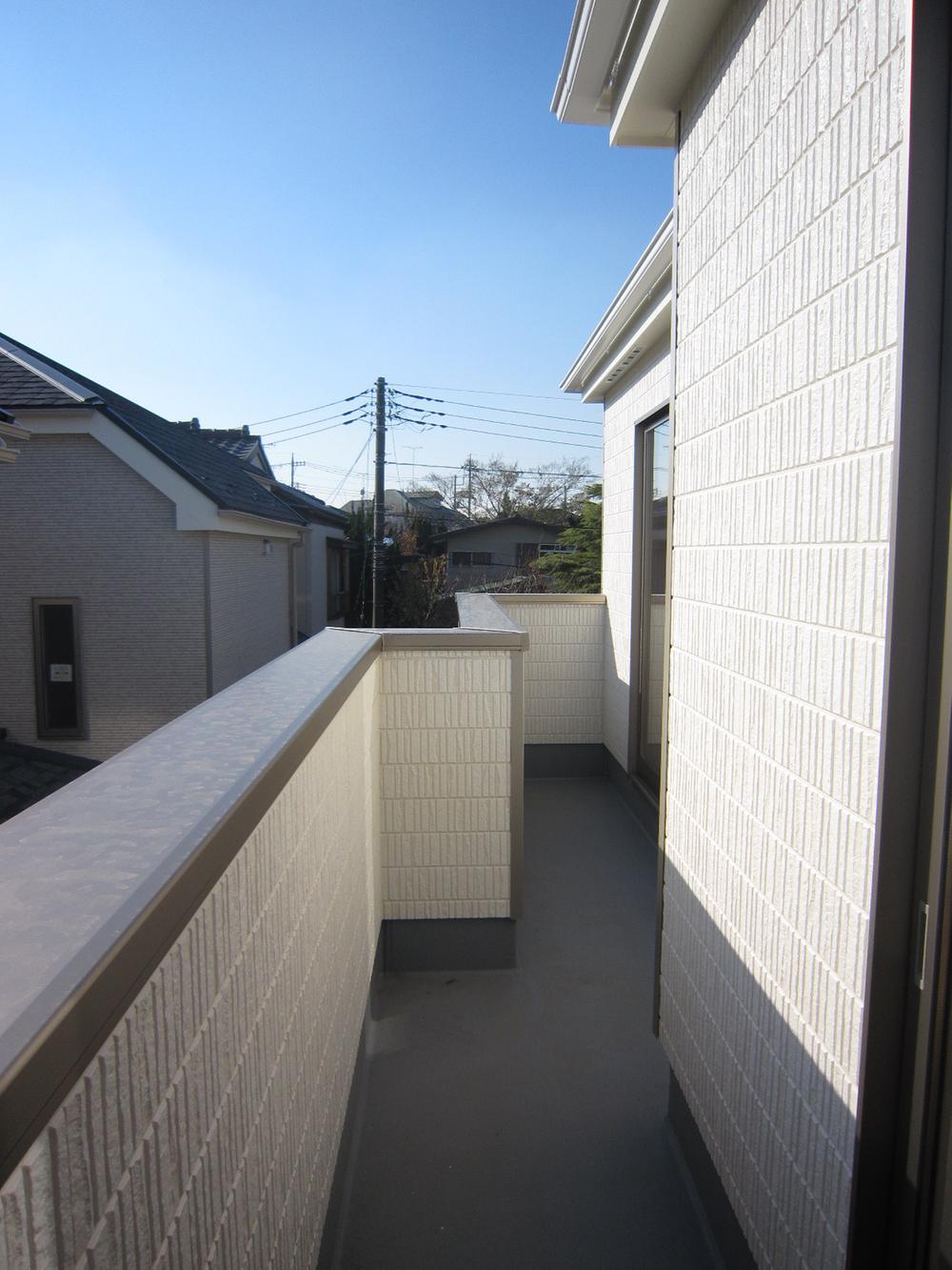 Local photos, including front road. Local (12 May 2013) Shooting