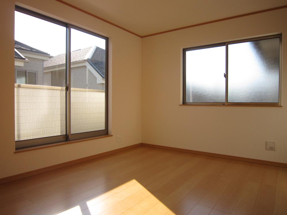 Local photos, including front road. Western-style 7.5 Pledge ☆