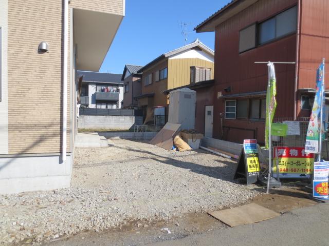 Parking lot. Local (11 May 2013) Shooting