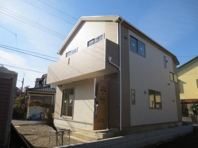 Local appearance photo. Local (11 May 2013) Shooting