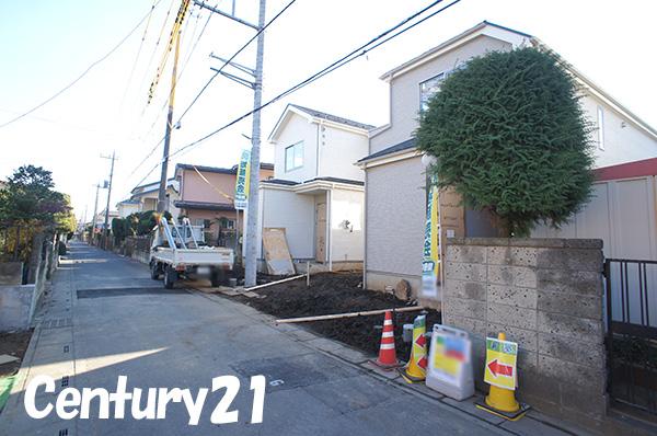 Local photos, including front road. 12 / 5 shooting