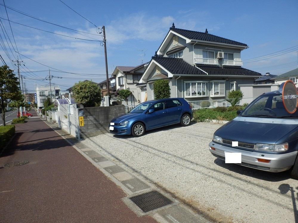 Local photos, including front road. Local (September 2013) Shooting