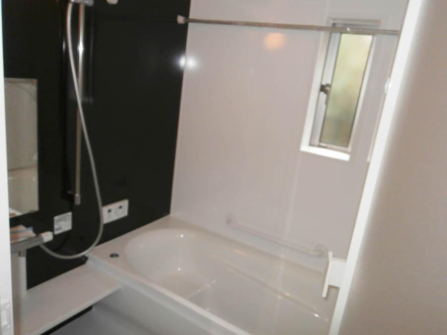 Bathroom. Was building completed. Such as the actual image from per yang, We have to wait all the time so you can see directly. 