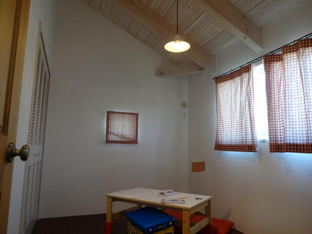 Non-living room. Indoor (12 May 2013) Shooting