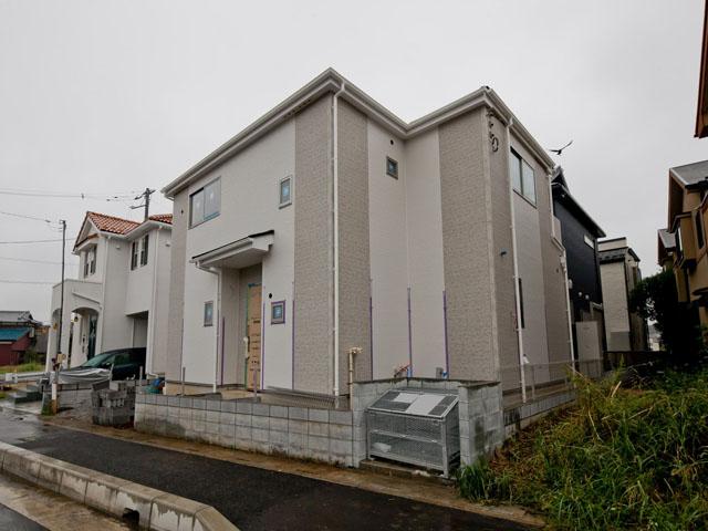 Local appearance photo. ● city gas ・ This sewage ~ ● The readjustment areas of environment! ● kitchen Tsuto with lift down ● car space two ~