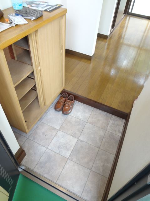 Entrance. Since there is also a cupboard you can use a wide entrance.