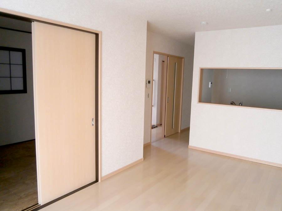 Living. Was building completed. Such as the actual image from per yang, We have to wait all the time so you can see directly.