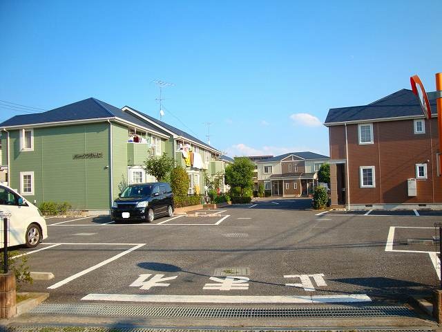 Other. 0m to the parking lot (Other)