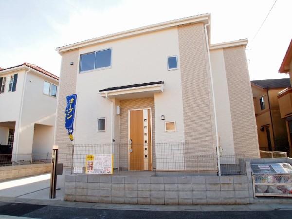 Local appearance photo. Appearance to receive a soft impression that the white tones. Modern colors will pull the eye