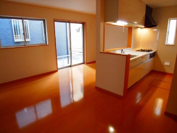 Living. Detached interior introspection Pictures - a temporary family hearthstone in the living room living room