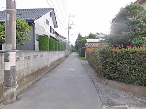 Local photos, including front road. Local (10 May 2013) Shooting