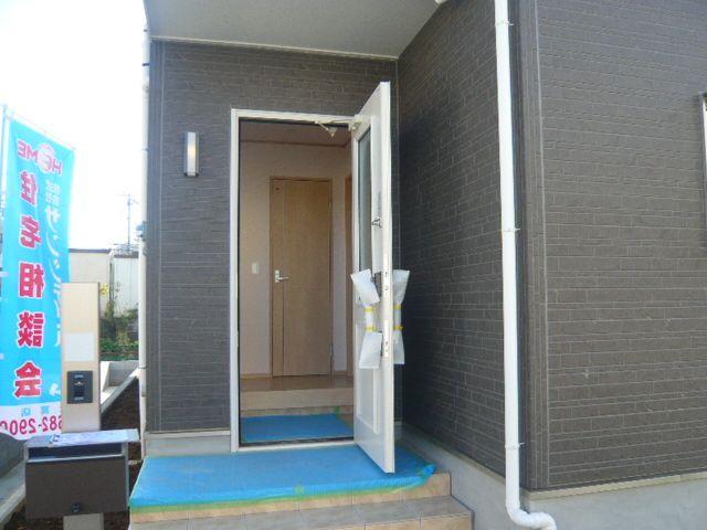 Entrance. Building 3 Entrance