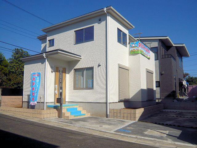 Local appearance photo. 6 Building