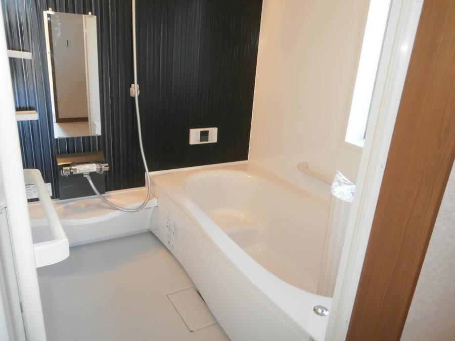 Bathroom. Was building completed. Such as the actual image from per yang, We have to wait all the time so you can see directly. 