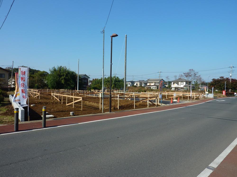 Local photos, including front road. Local (12 May 2013) Shooting