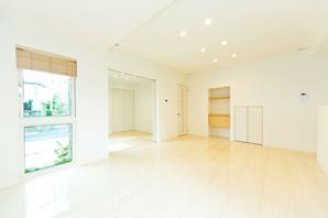 living ・ dining ・ kitchen. In the back 4.5-tatami mat room (B Building ・ December 2013 shooting)