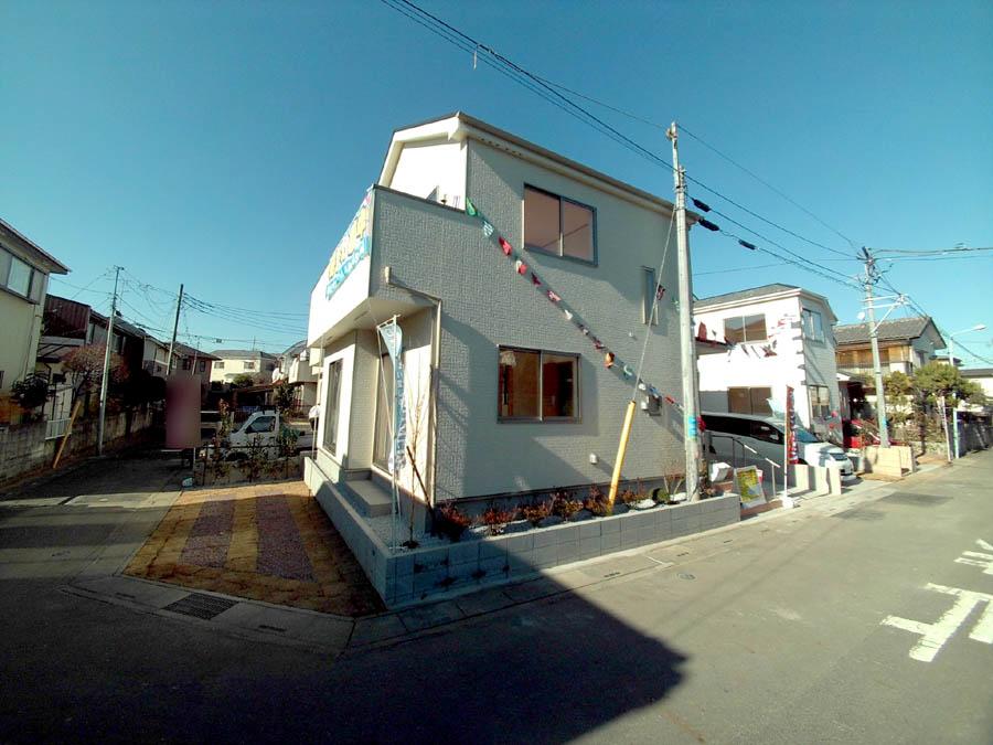 Local photos, including front road. E Building Was building completed. Such as the actual image from per yang, We have to wait all the time so you can see directly. 