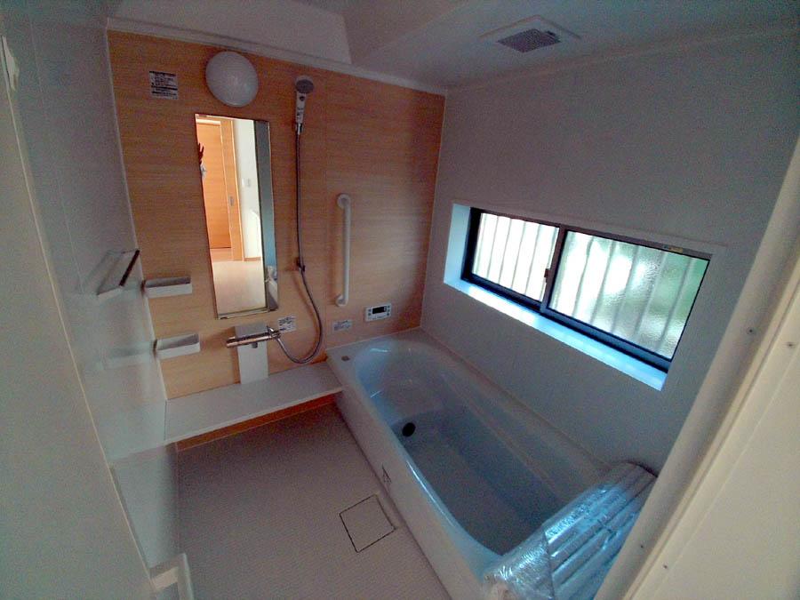 Bathroom. Was building completed. Such as the actual image from per yang, We have to wait all the time so you can see directly. 