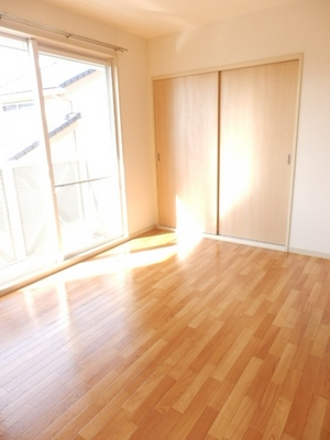 Living and room. Bright Western-style facing the balcony