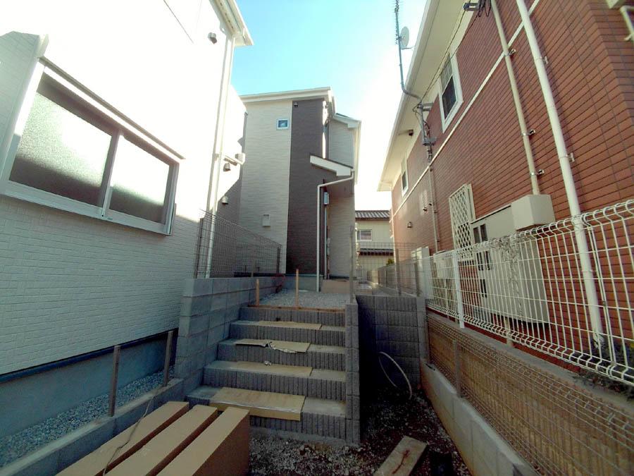 Local photos, including front road. 1 Building We offer the same use the finished model house of this property. Please feel free to contact us. 