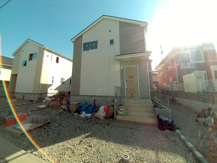 Local photos, including front road. Building 2 We offer the same use the finished model house of this property. Please feel free to contact us. 