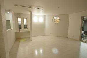 Building plan example (introspection photo). 91.09m2 140,155,000 yen ~ . The storage and desk in long stay easy space stay time provided in the LDK. Mood also fresh in a bright color scheme.