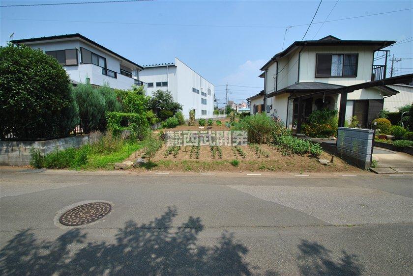 Local photos, including front road. Local (August 2013) Shooting