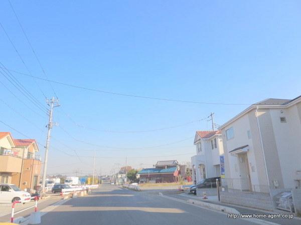 Local photos, including front road. It is peace of mind with a sidewalk