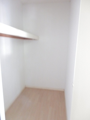 Receipt. ※ 103, Room interior reference photograph Walk-in closet of a large capacity