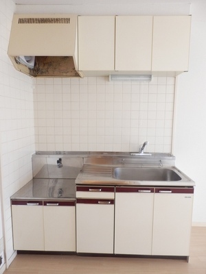 Kitchen. ※ 103, Room interior reference photograph Gas stove installation Allowed