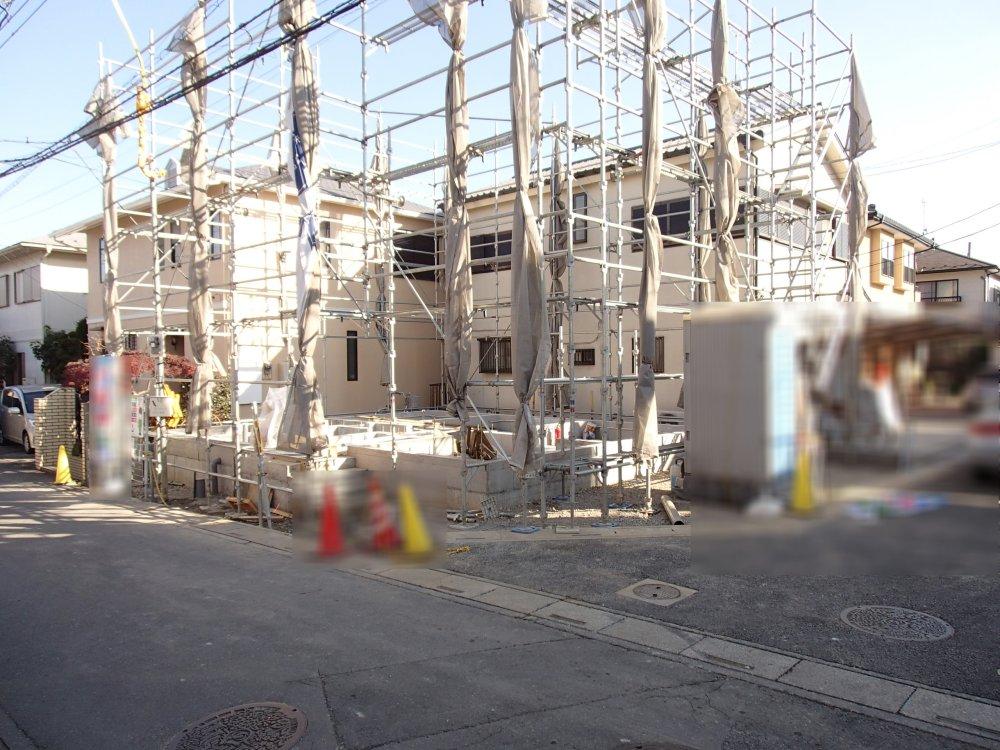 Local photos, including front road. Local (12 May 2013) Shooting