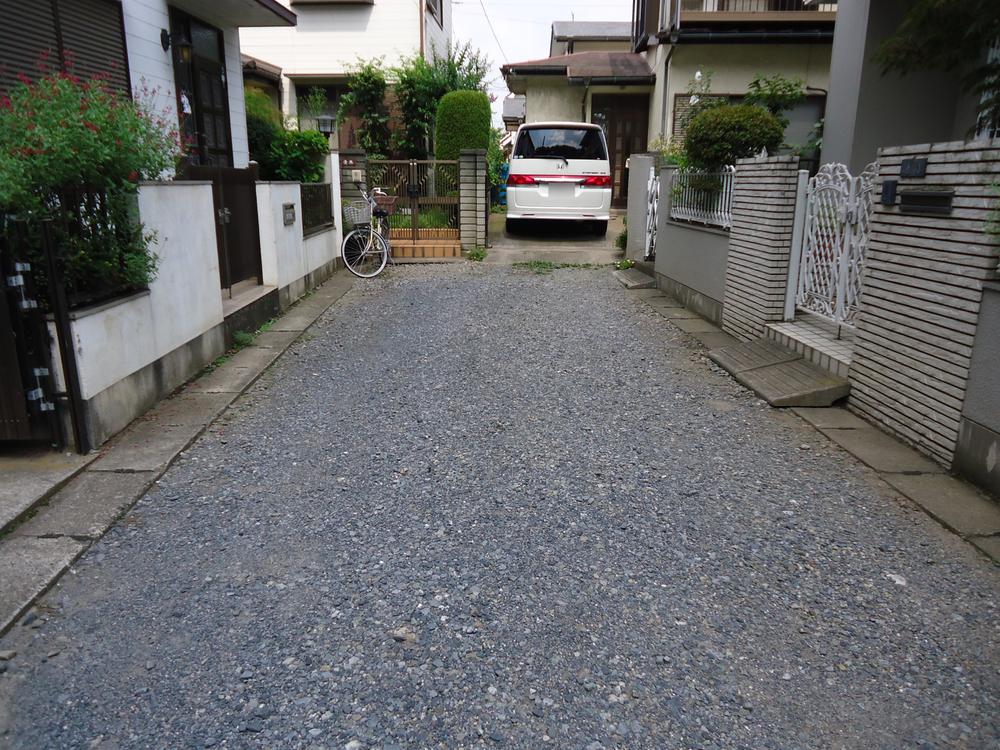 Local photos, including front road. Local (August 2013) Shooting