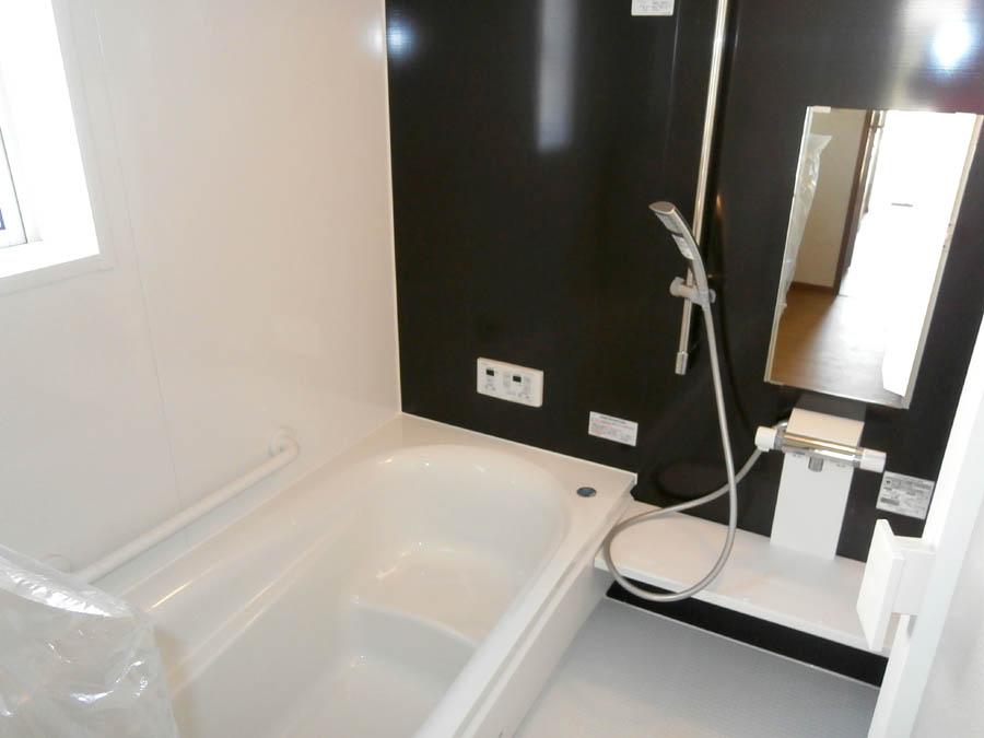 Bathroom. Was building completed. Such as the actual image from per yang, We have to wait all the time so you can see directly.