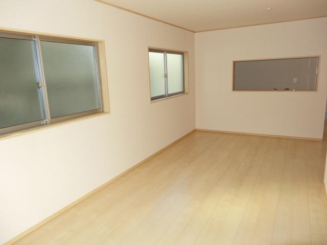 Living. Building 3 LDK16 Pledge