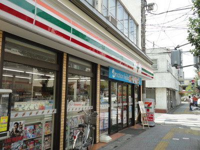 Convenience store. 80m until the Seven-Eleven (convenience store)