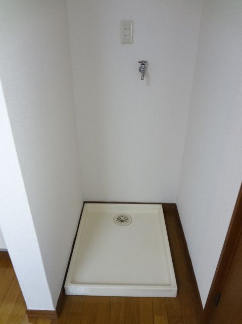 Other room space. Happy indoor washing machine Storage! 