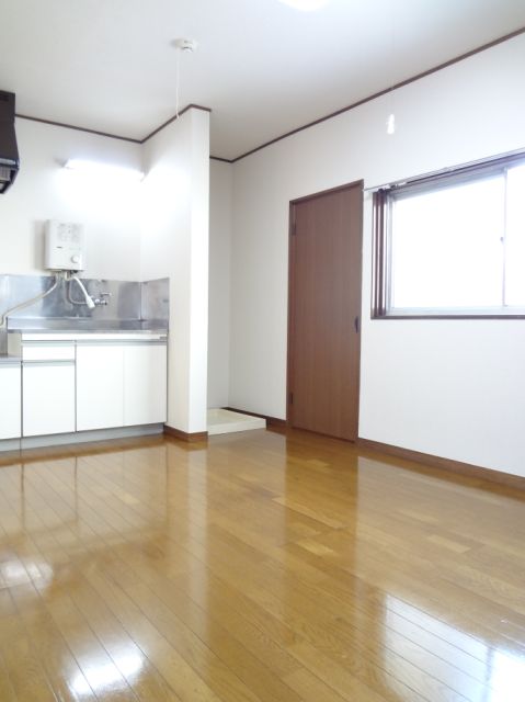 Living and room. Bright and spacious studio! 