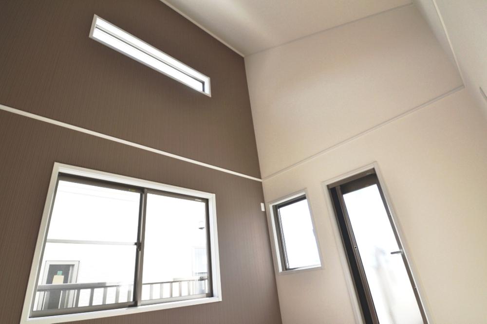 Other. Ceiling height 4.1m! ! There is a feeling of opening.